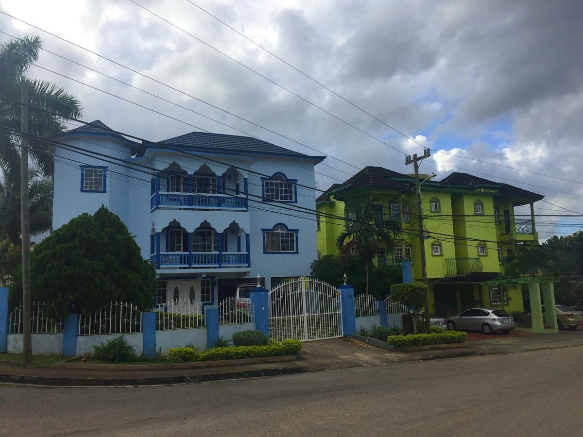 Yaad Hostel 蒙特哥贝 外观 照片
