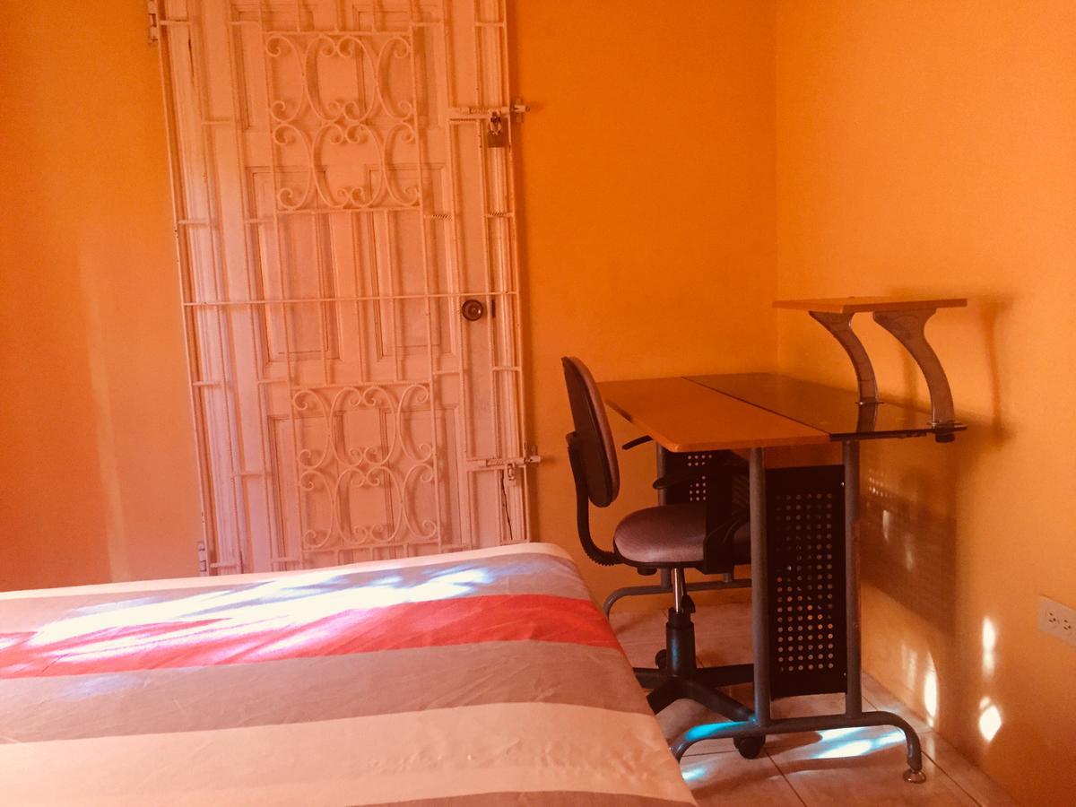 Yaad Hostel 蒙特哥贝 外观 照片
