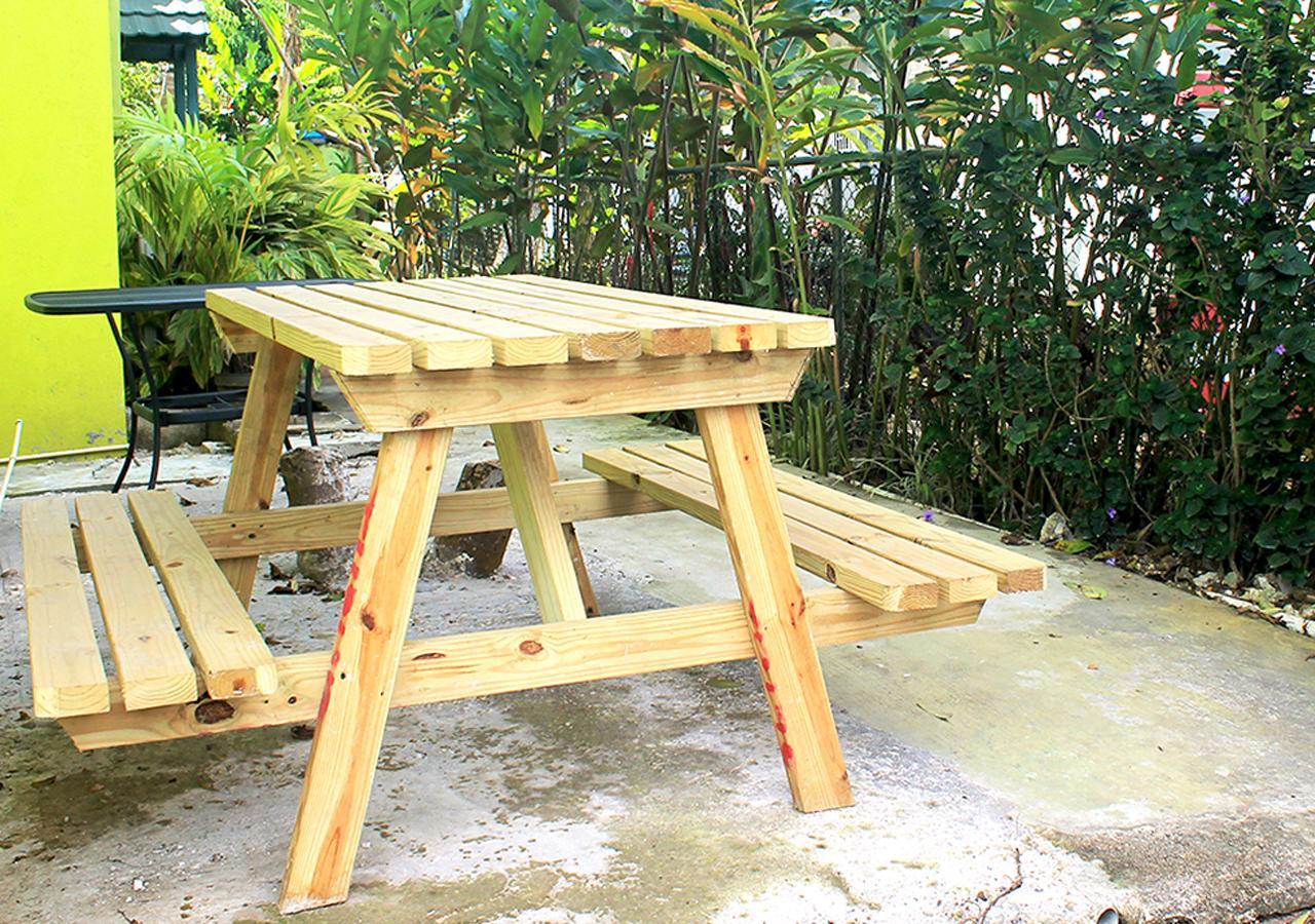 Yaad Hostel 蒙特哥贝 外观 照片