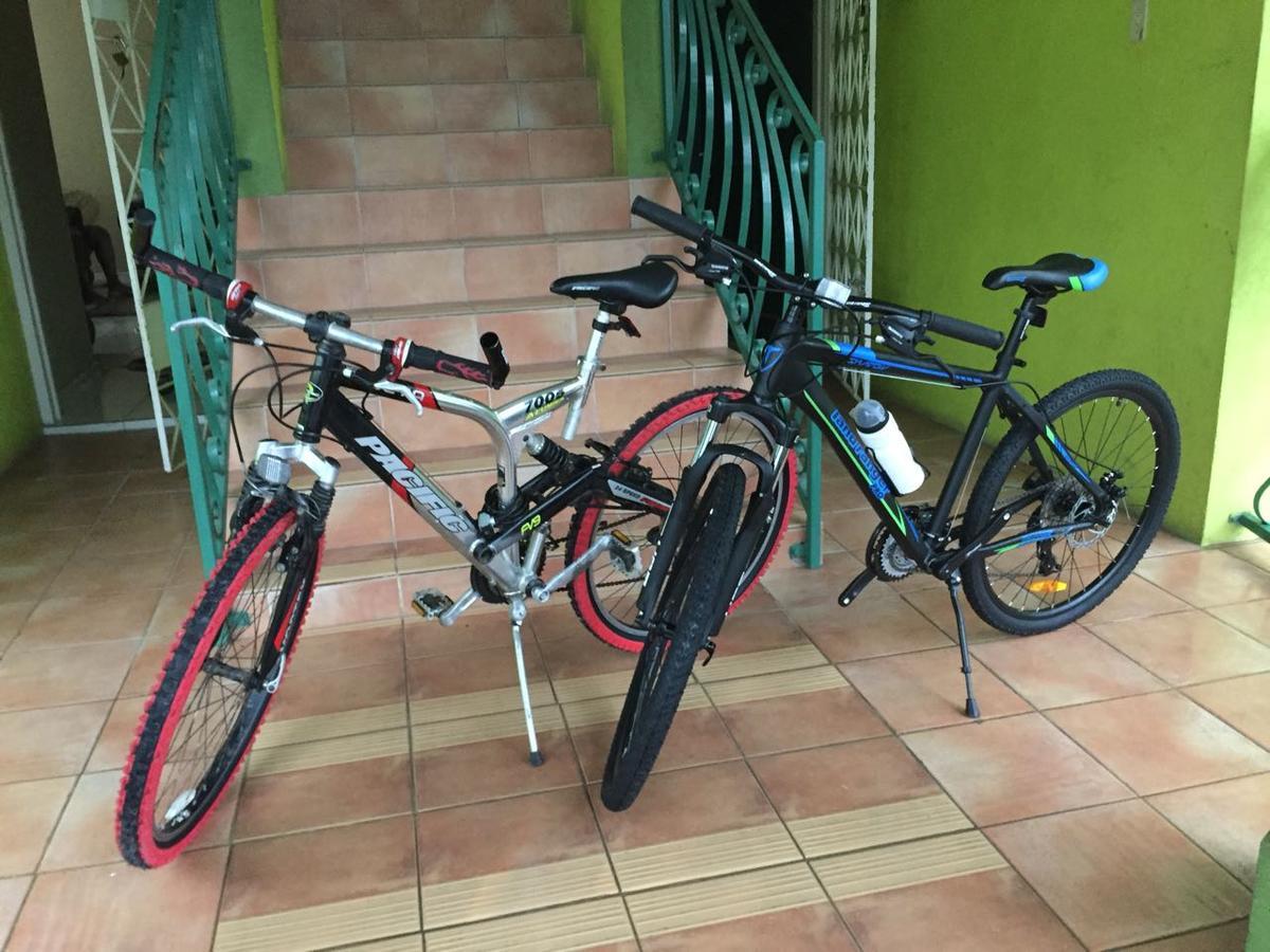 Yaad Hostel 蒙特哥贝 外观 照片