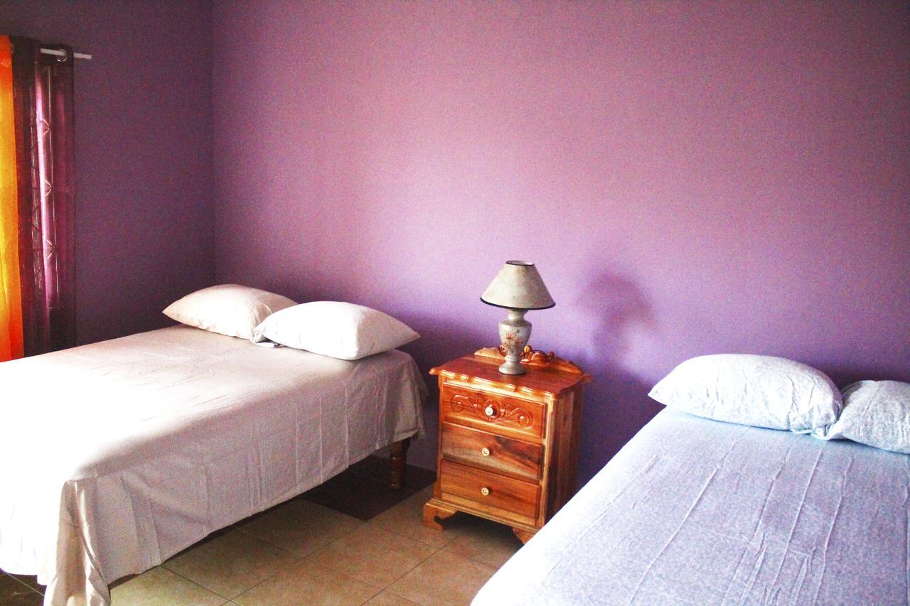 Yaad Hostel 蒙特哥贝 外观 照片